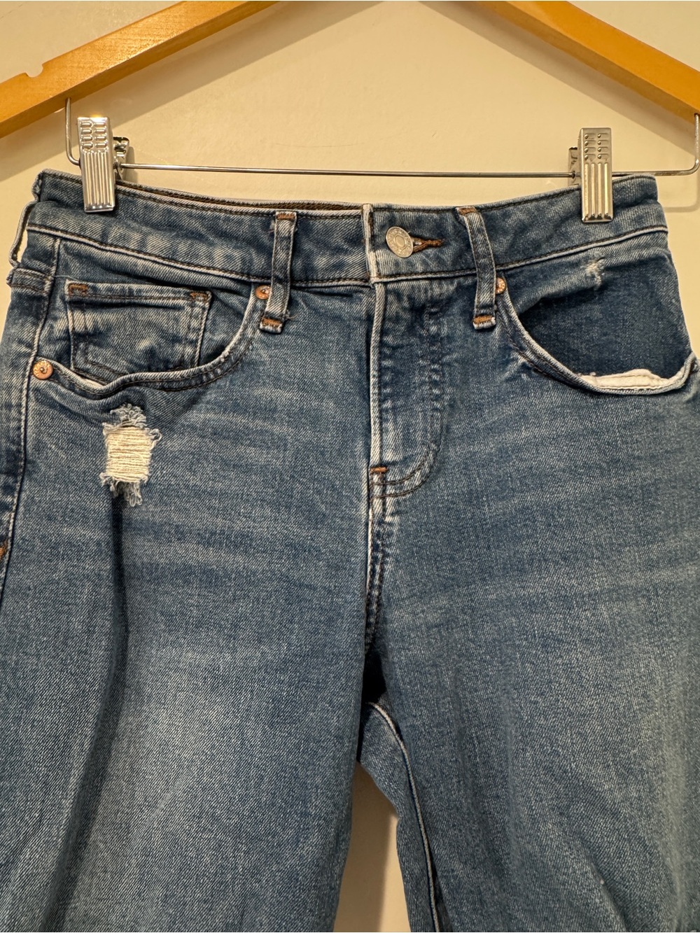 Express Mid Rise Boyfriend Distressed Straight Leg Jeans Women’s Size 2 - Picture 5 of 7